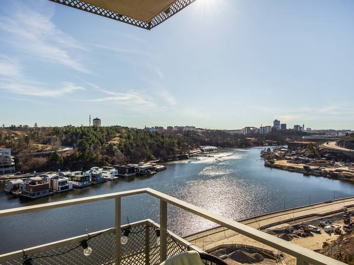 4 rok · 82 m² · Kvarnholmsvägen 102, 4 tr