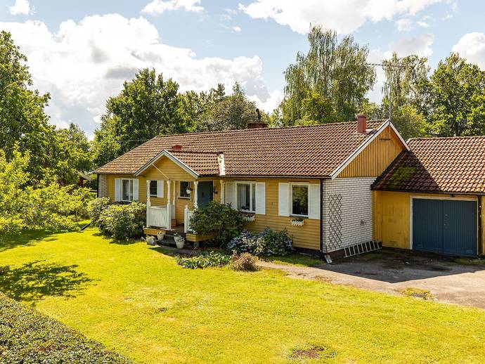 4 rok · 127 m² · Göta kanalvägen 2