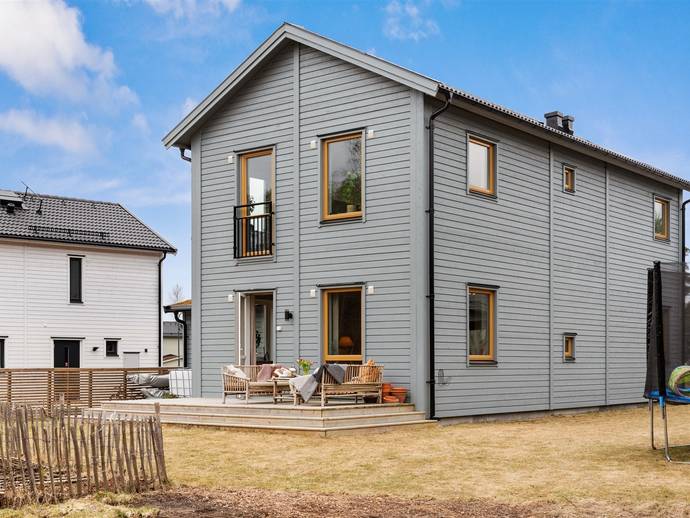 6 rok · 137 m² · Lövsångarvägen 41