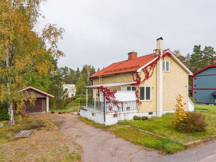 5 rok · 86 m² · Hällvägen 8