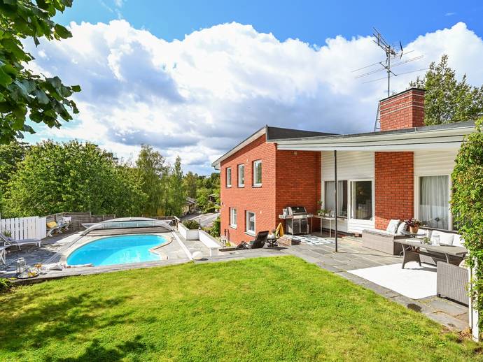 194 m² · Poppelvägen 12B