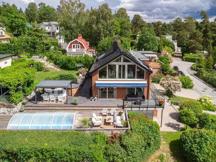 8 rok · 230 m² · Fiskarjohans backe 8