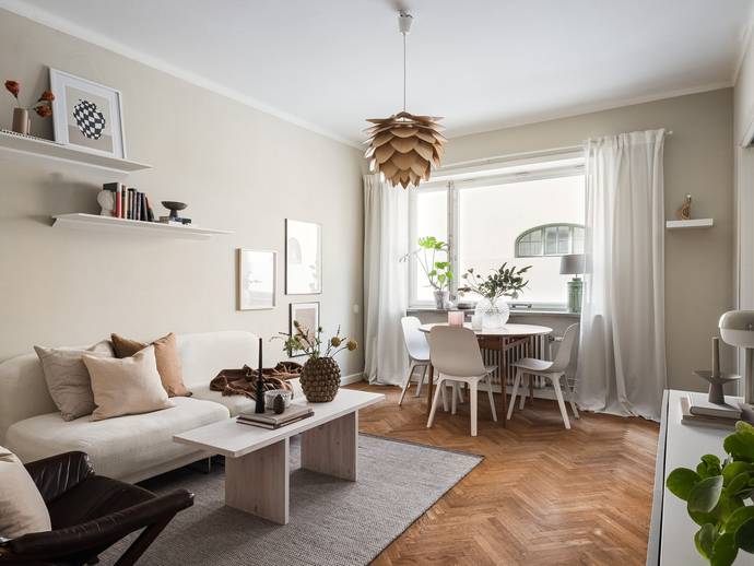 2 rok · 42 m² · Drottninghusgränd 7