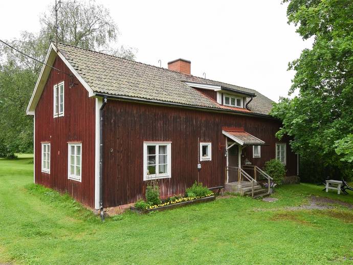 8 rok · 105 m² · Valla 4