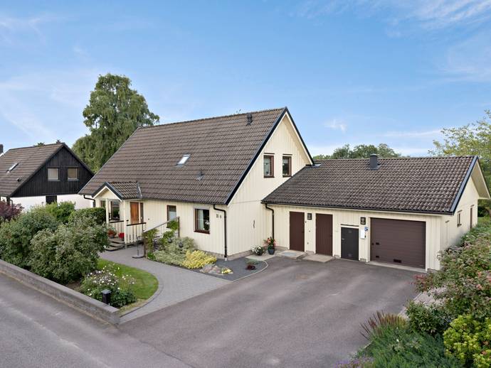 6 rok · 165 m² · Rösvägen 11B