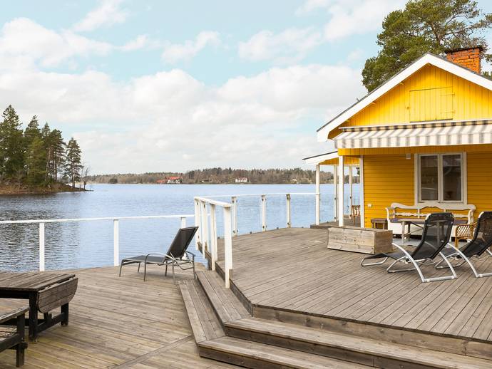 6 rok · 190 m² · Ekensbergsvägen 1