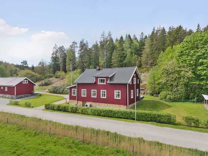 11 rok · 189 m² · Hedströms väg 12