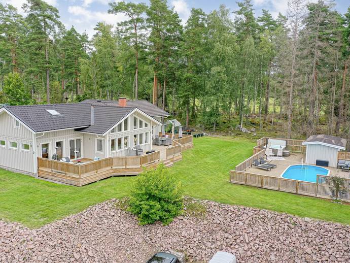 9 rok · 175 m² · Råstocksvägen 12