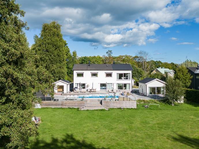 8 rok · 285 m² · Ytterbyuddsvägen 9 D