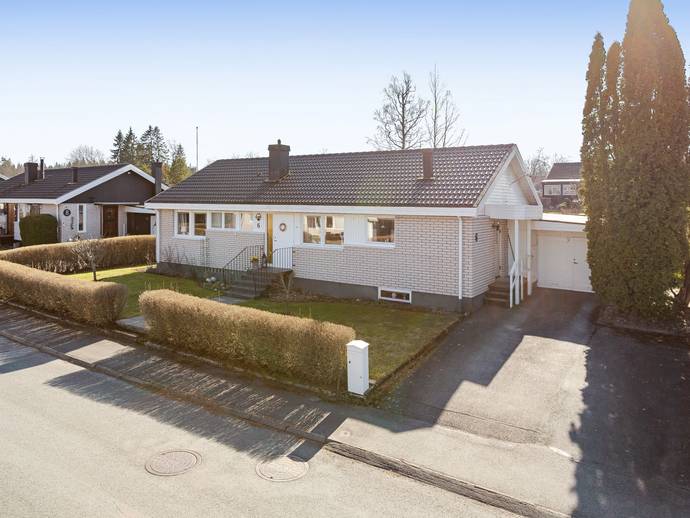 6 rok · 103 m² · Aspgatan 6
