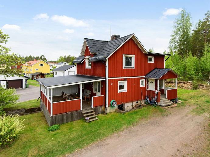 4 rok · 142 m² · Högbrinken 9