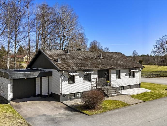 6 rok · 105 m² · Rönnvägen 15, Nytt pris!