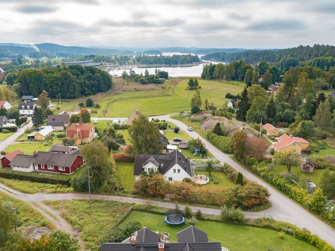 9 rok · 196 m² · Vallvägen 8