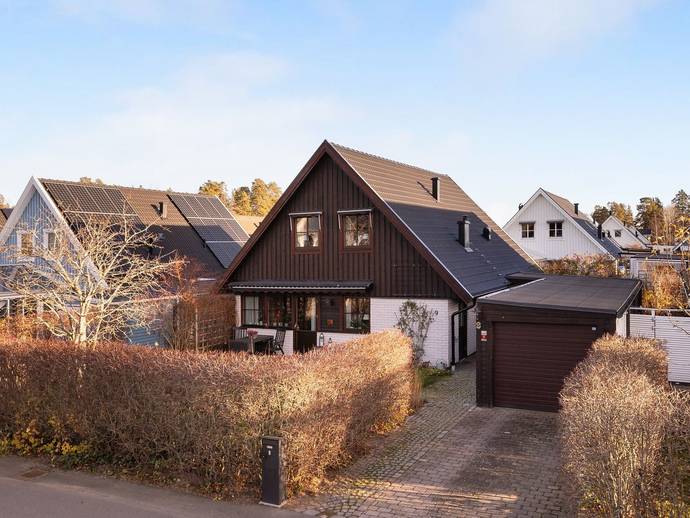 6 rok · 127 m² · Rönnhagsvägen 9