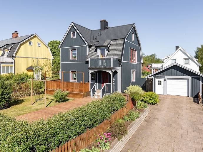 5 rok · 128 m² · Mickel Göings väg 7