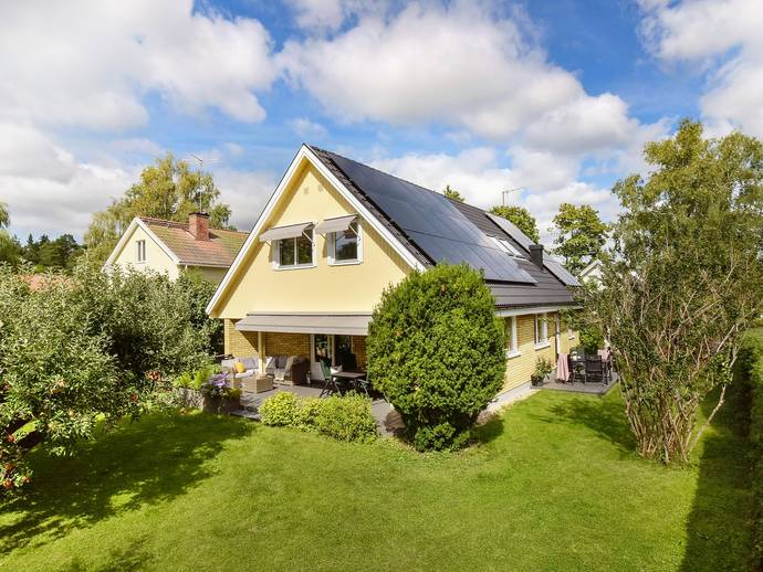 8 rok · 171 m² · Dalängsvägen 9