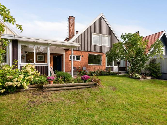 6 rok · 142 m² · Dahliavägen 5