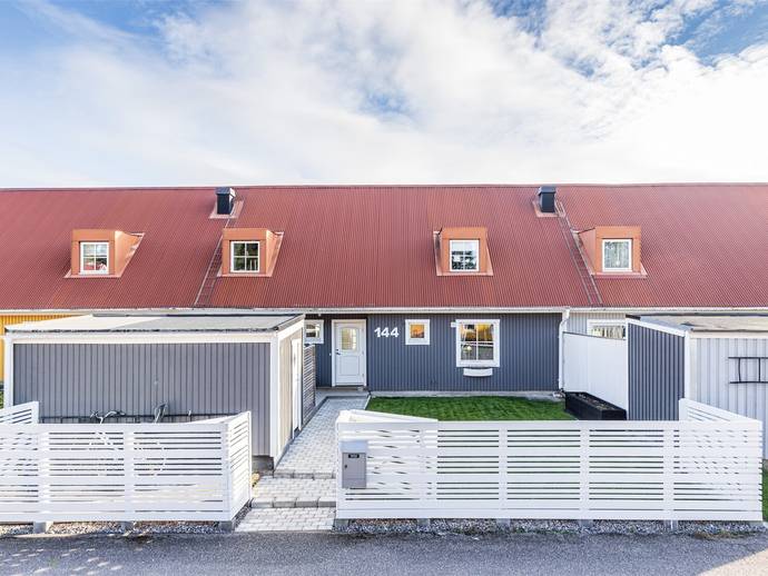6 rok · 166 m² · Myrbackavändan 144