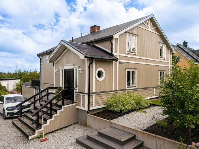 8 rok · 163 m² · Visvallsvägen 7