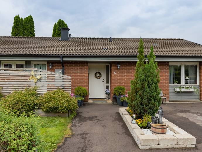 5 rok · 116 m² · Bures väg 5