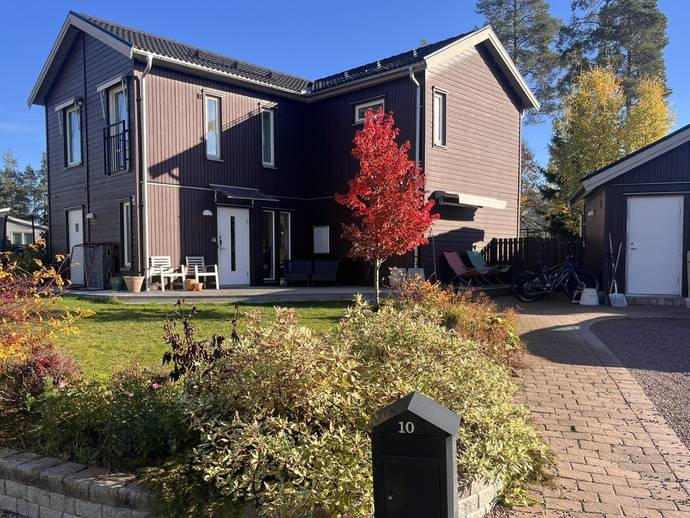6 rok · 145 m² · Björktrastvägen 10