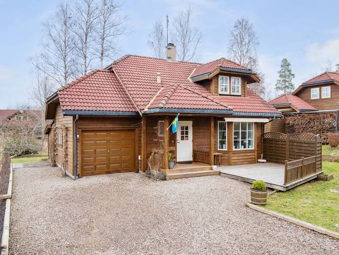4 rok · 105 m² · Blåklintsvägen 6