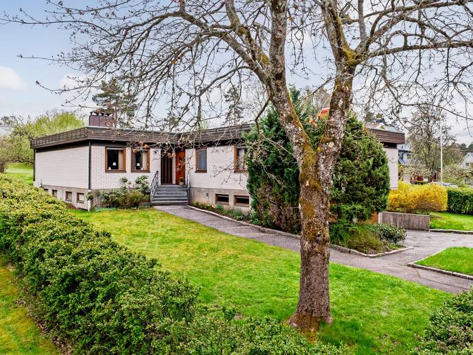 8 rok · 195 m² · Eriksrovägen 20