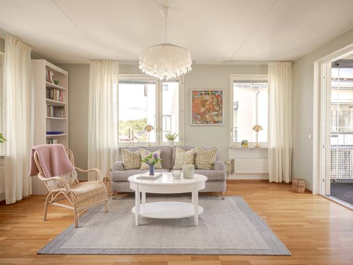 3 rok · 82 m² · Publikvägen 1