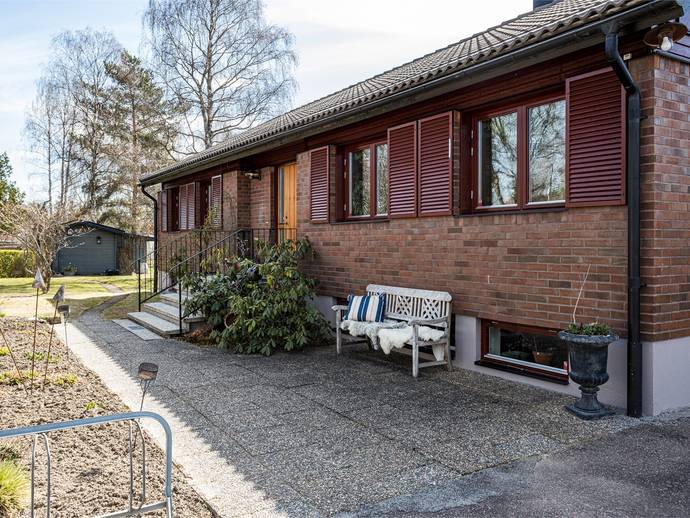4 rok · 108 m² · Hjortronvägen 2