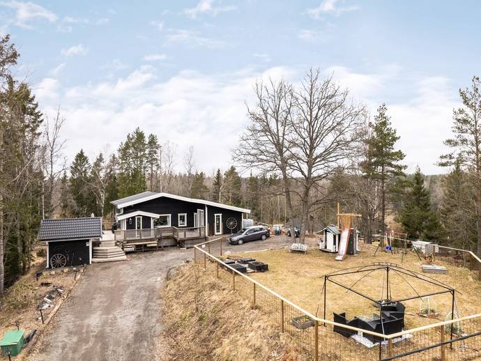 3 rok · 90 m² · Kampkärrshöjden 31