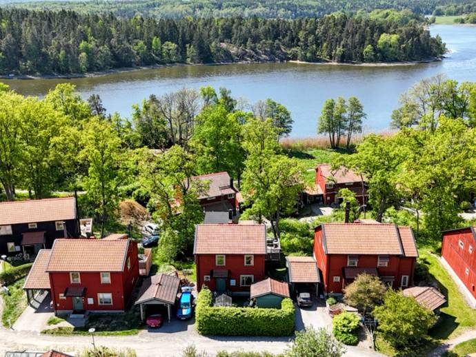 6 rok · 146 m² · Hasselvägen 16