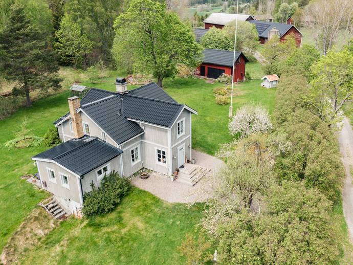8 rok · 164 m² · Ekskogens gård 15