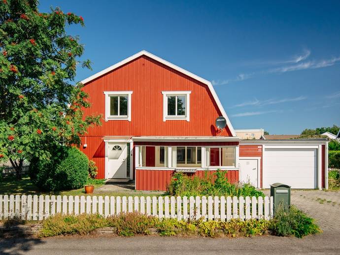 6 rok · 153 m² · Hästskovägen 10