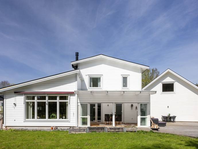 6 rok · 190 m² · Lisakullavägen 7B