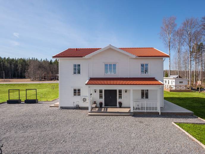 7 rok · 182 m² · Innervik 693