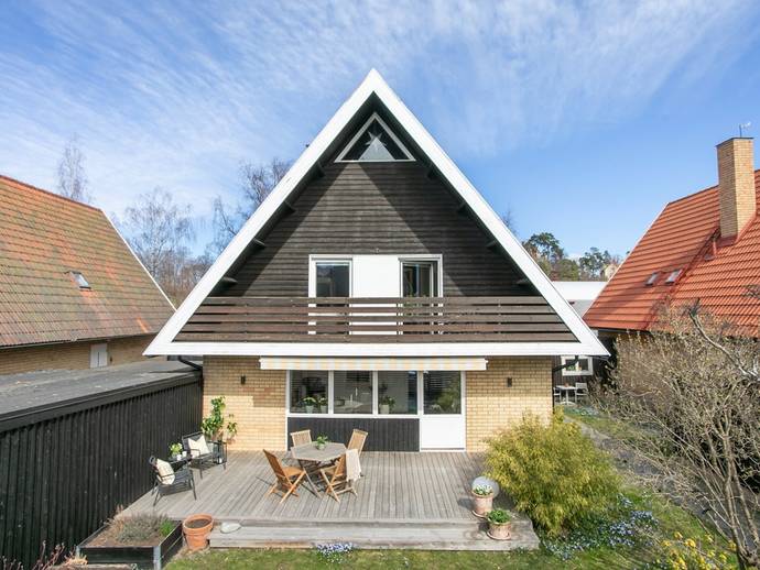 6 rok · 143 m² · Oskar Bergmans väg 13