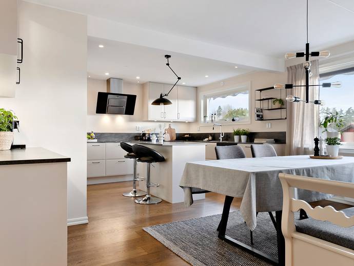 7 rok · 200 m² · Laxvägen 52