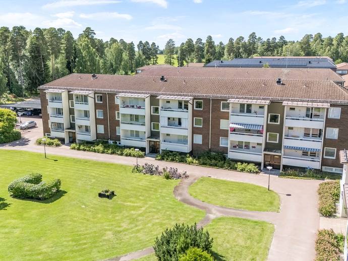 1 rok · 47,5 m² · Jarlvägen 2 B 2 tr (våning 3/3 )