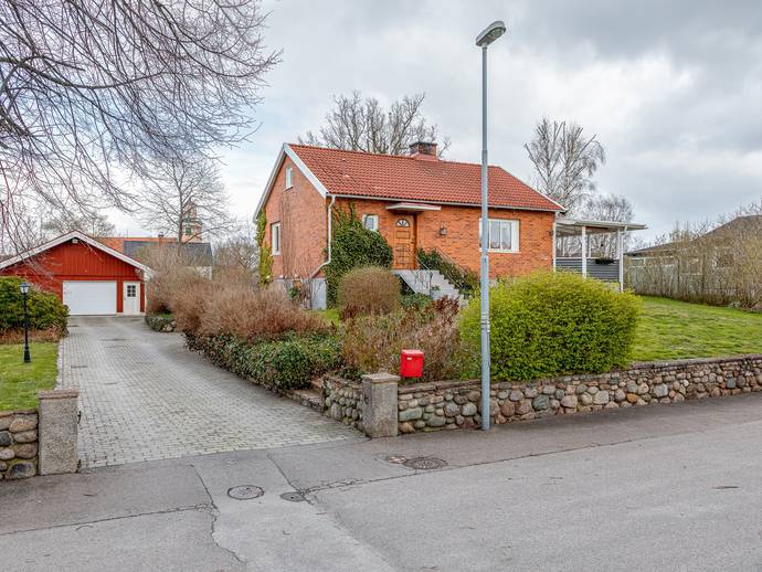 6 rok · 140 m² · Blomvägen 5