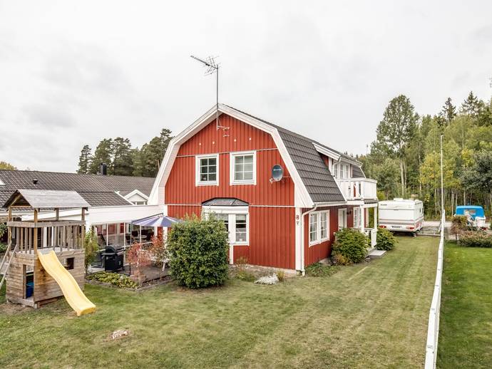 5 rok · 160 m² · Höstvägen 8