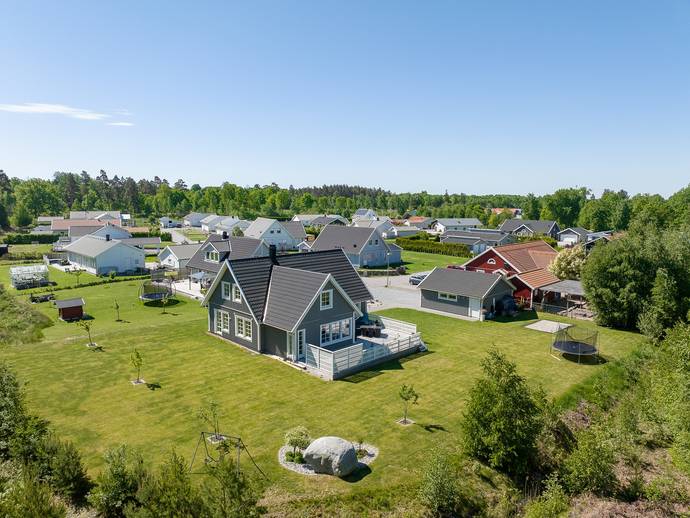 7 rok · 195 m² · Lövängsvägen 17