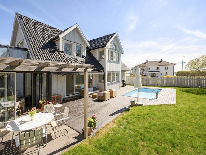 9 rok · 208 m² · Drakskeppsvägen 14