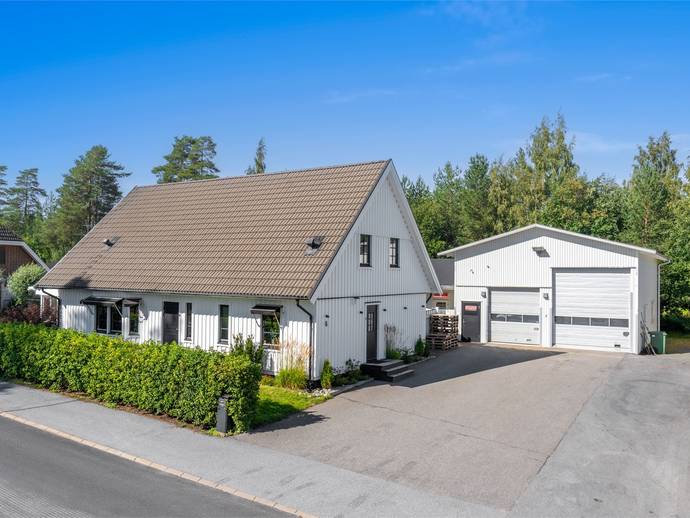 7 rok · 147 m² · Kravattvägen 6