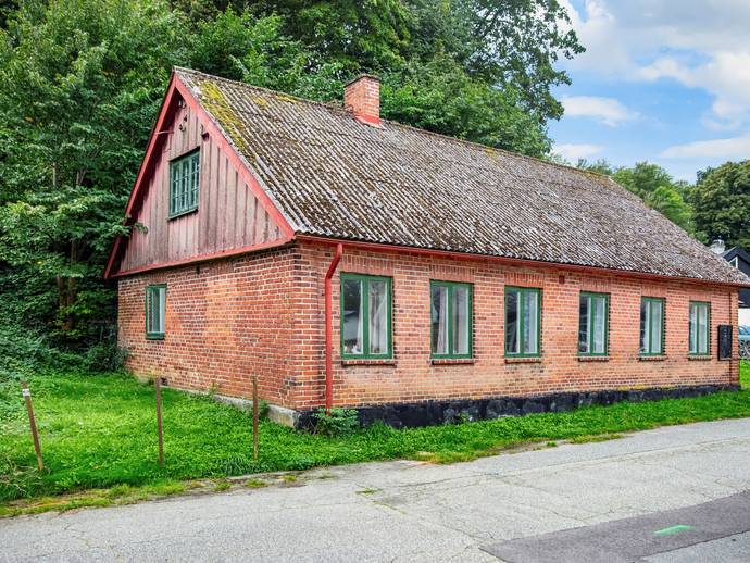 3 rok · Minnesbergs byaväg 10-0