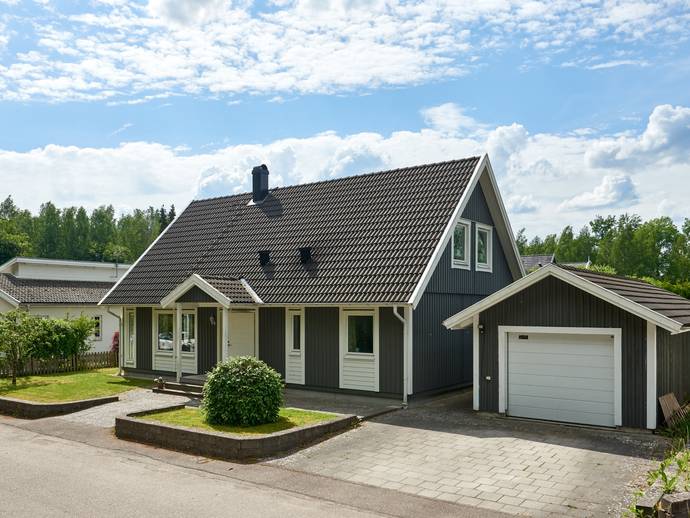 6 rok · 155 m² · Gyllenswärds väg 3