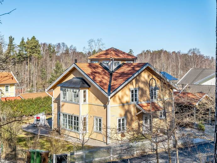 7 rok · 180 m² · Vasavägen 21