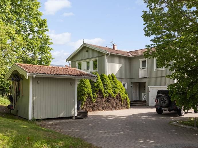6 rok · 148 m² · Sörlidsbacken 1