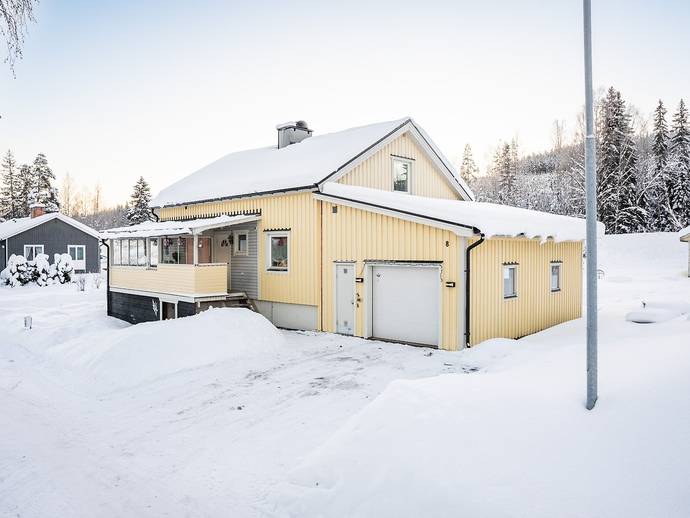 4 rok · 115 m² · Östra vägen 8