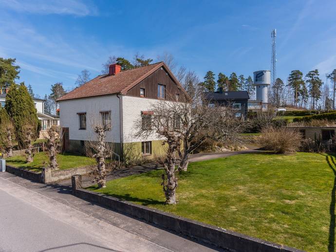 6 rok · 136 m² · Furuvägen 11