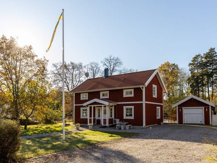 5 rok · 145 m² · Lötviksvägen 14